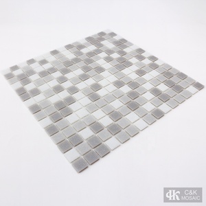 Bán Buôn Xám Và Trắng Nóng Chảy Nhà Bếp <span class=keywords><strong>Backsplash</strong></span> Hồ Bơi Gạch Thủy Tinh Mosaic - Product Image 5