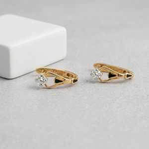 Elegantes Pendientes de Aro de Oro de 22K con Diamantes para Mujer, Diseño Triangular Moderno y Acento de Esmalte Negro - Product Image 3