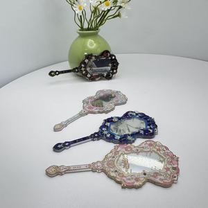 아크릴 매직 미러 키체인 장식용 펜던트 소녀용 선물: 작은 거울 장식품 장식용 선물 - Product Image 5