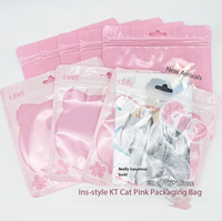 Sacs refermables personnalisés en gros avec logo de chaton de dessin animé, fenêtre transparente et trou de suspension pour bijoux, lunettes, bracelets et accessoires