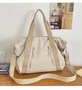 Túi du lịch nhẹ và tối giản với công suất lớn để mang theo các bà mẹ khi đang di chuyển - Product Image 3