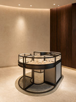Vitrine de présentation de bijoux en marbre et bois sur mesure avec éclairage LED pour les bijouteries, les magasins de détail et les salles d'exposition