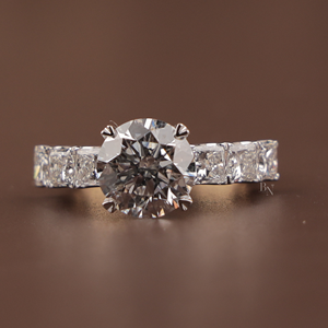Bague de fiançailles pour femme en argent, or 10K, or 14K, or 18K, diamant de laboratoire de 4,8 carats, bijoux de mariée - Product Image 1