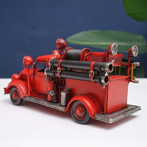 Modelo <span class=keywords><strong>de</strong></span> Camión <span class=keywords><strong>de</strong></span> <span class=keywords><strong>Bomberos</strong></span> Vintage, Figura Retro <span class=keywords><strong>de</strong></span> Camión Rojo <span class=keywords><strong>de</strong></span> Hierro, Figura <span class=keywords><strong>de</strong></span> Vehículo, Regalo para Niños, <span class=keywords><strong>Juguete</strong></span> Infantil, Decoración del Hogar, Artesanía <span class=keywords><strong>de</strong></span> Metal - Product Image 4