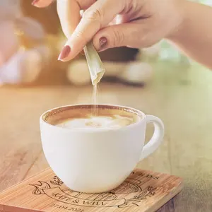 Großhandel individueller Kaffee Holz unbedruckte Unterstützer für Trinkbecher Matte Vierkant-Bambusunterstützer mit Halter