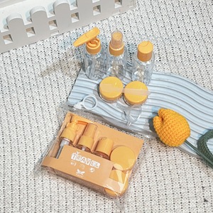 Juego de Botellas de Cosméticos de Viaje Color Verde Manzana, 5 Piezas, Tamaño de Viaje con Cuchara, para el Cuidado Diario de la Piel - Product Image 3