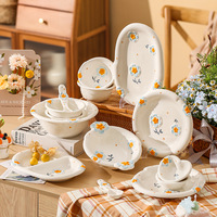 Service de table en porcelaine de luxe à motifs floraux en relief, style rustique pastoral, réutilisable, compatible lave-vaisselle et micro-ondes