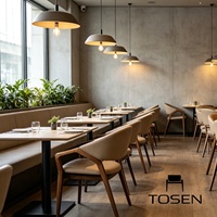 Chaise de bureau de luxe avec dossier, chaise de restaurant en bois massif de designer italien, avec accoudoirs et revêtement souple