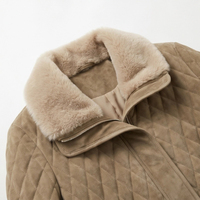 Veste en cuir élégante avec garniture en fourrure, manteau matelassé court cintré pour femme, pour le bureau et le quotidien