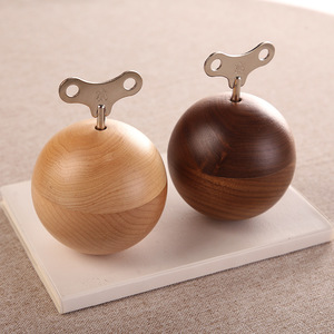 Caja de Música de Madera con Manivela, Bola Giratoria, Mecánica, con Grabado, de Arce y Nogal, Regalo para Decoración del Hogar, Niños, OEM - Product Image 3