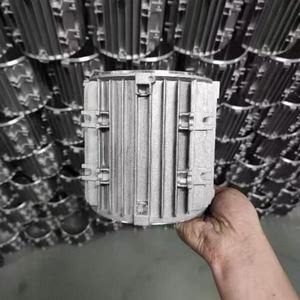 Boîtier de moteur électrique en fonte de qualité supérieure OEM, usiné CNC, type perçage, en acier inoxydable, fournisseur chinois de confiance - Product Image 2