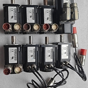 Moteur servo triphasé à aimants permanents AKM21G-CKGN2-<span class=keywords><strong>00</strong></span> AKM21GCKGN200 pour PLC - Product Image 1