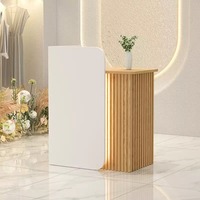 Comptoir de caisse pour petite boutique de vêtements, salon de beauté, salon de manucure, bar minimaliste moderne, salon de coiffure, fleuriste, comptoir de restauration avec éclairage