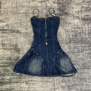 DENIMGUYS定制时尚复古牛仔吊带衫无背女式日用性感百褶牛仔连衣裙 - Product Image 2