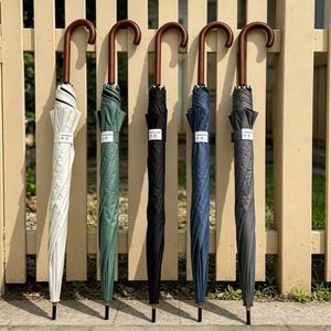 Parapluie long de luxe professionnel multicolore avec manche en bois, protection UV UPF50+, imperméable et coupe-vent - Product Image 1