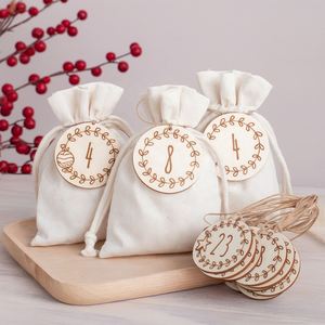 ตัวเลขไม้คริสต์มาสสำหรับปฏิทินนับถอยหลัง 24 ชิ้น ใช้ซ้ำได้ เป็นมิตรกับสิ่งแวดล้อม ป้ายของขวัญทำจากไม้อัด - Product Image 1