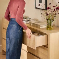 Commode minimaliste en chêne naturel à 6 tiroirs, commode large à taille personnalisable, buffet de chambre de luxe Japandi à glissières silencieuses