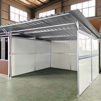 Kits d'Abris Mobiles pour Chevaux Type « Shed Row » – Panneaux de Box Portables Économiques avec Revêtement HDPE