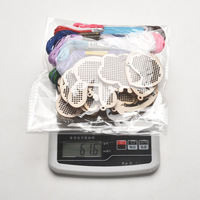 12 pièces Kits de broderie au point de croix en bois portables pour débutants Festival bricolage artisanat cadeaux couture porte-clés ensembles pendentif pour