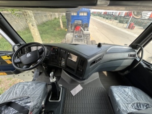 Camion benne <span class=keywords><strong>SINOTRUK</strong></span> HOWO <span class=keywords><strong>T7H</strong></span> 6X4 poids lourd avec <span class=keywords><strong>540</strong></span> chevaux et benne de 18 m³ – Qualité supérieure à vendre - Product Image 2