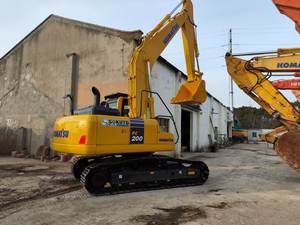 Maquinaria de Construcción Komatsu PC200-8 de Segunda Mano, Tamaño Mediano, en Oferta en China, con Motor Cummins, Caja de Cambios y Bomba - Product Image 4