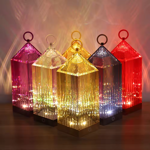 Forme <span class=keywords><strong>de</strong></span> maison à <span class=keywords><strong>quatre</strong></span> <span class=keywords><strong>coins</strong></span>, prisme lampe <span class=keywords><strong>de</strong></span> table en verre transparent interrupteur tactile éclairage <span class=keywords><strong>de</strong></span> table pour décor à <span class=keywords><strong>la</strong></span> maison cadeau chambre - Product Image 1