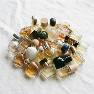 Perfume de Lujo Ecológico de Larga Duración en Miniatura de 5 ml, Fragancia de Tamaño Regular, Desodorante con Aroma Especiado, Fresco y Floral, Portátil - Product Image 1