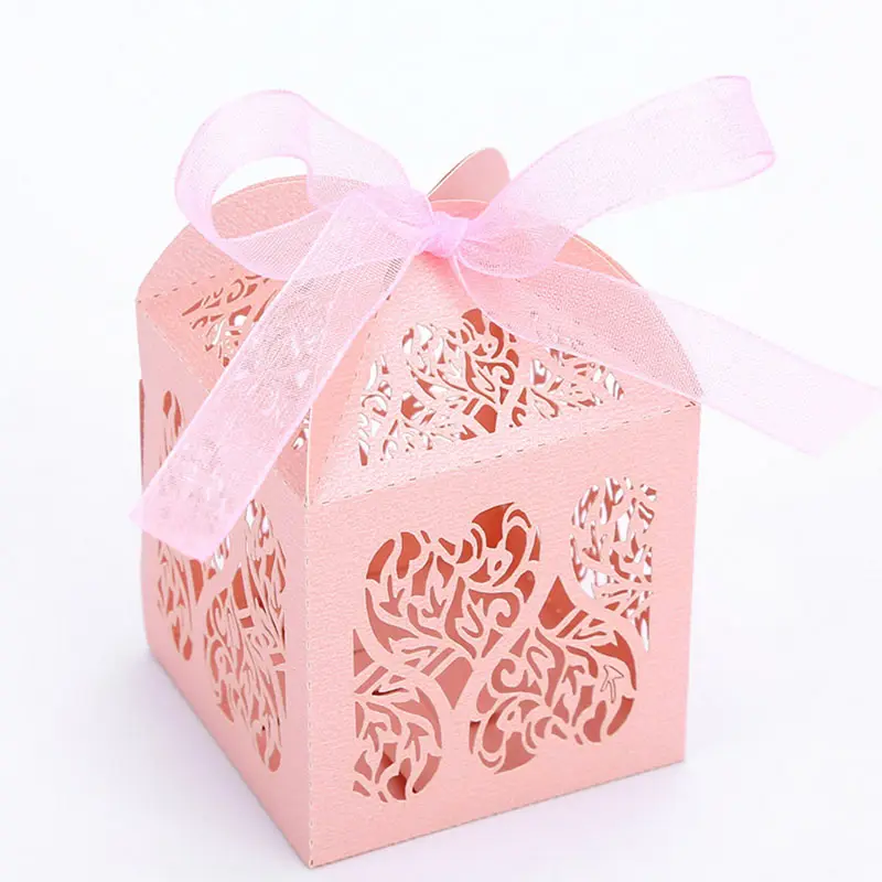 กล่องของขวัญขนมสำหรับแขกที่มาร่วมงานแต่งงานด้วยเลเซอร์ตัดด้วยเลเซอร์พร้อมริบบิ้น