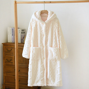 Camisón de felpa grueso de invierno para parejas, albornoces con capucha suaves y cálidos, fabricante al por mayor - Product Image 3