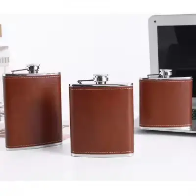 Boîte de poche à alcool portable ODM/OEM Flacon à whisky en cuir PU en acier inoxydable de 8oz