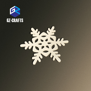 Ornements de Noël en acrylique découpé au laser Flocon de neige en acrylique blanc personnalisé - Product Image 4