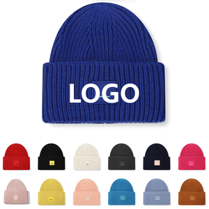 Gorro de Punto Personalizado al por Mayor, Gorro con Orejeras Enrolladas y Parche para Protección, Gorro Informal - Product Image 1