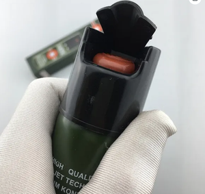 Gazeuse Self Defence Set D'outils De Mode Personnalises Sabre Safety Self Defence Bear Spray Bottle for Outdoor Use Nato 110ml - Product Image 2