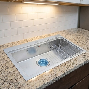 Fregadero de cocina de acero inoxidable cepillado 304 hecho a mano, de montaje único, diseño moderno, económico, de Vietnam - Product Image 4