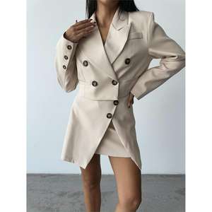 Conjunto de Blazer Corto de Satén para Mujer con Detalle de Botones y Minifalda de Manga Larga - Product Image 2