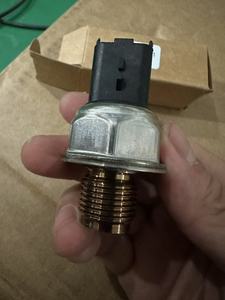 55PP61-01 55PP6101 28389852 Bộ Phận Xe Hơi Cảm Biến Áp Suất Đường Ray Nhiên Liệu Chất Lượng Tốt Cho <span class=keywords><strong>Renault</strong></span> - Product Image 1