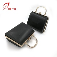 Tas Wanita Rangka Clutch Kotak 19*15 cm Desain Baru Klasik Trendi Profesional, Perlengkapan Tas Ramah Lingkungan Ringan Tahan Lama