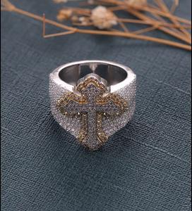 Anillo Cruzado de Diamantes de Moissanita Chapado en Dos Tonos Personalizado, Joyería Hip Hop de Lujo con Incrustaciones, Diseño Único para Hombre - Product Image 4