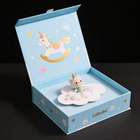Boîte à Aveugle Cute Furry Labubu pour la Fête des Mères Grand-Mère All Love Tide Play Boîte d'emballage magnétique Collier Bague Bijoux 2cm UV
