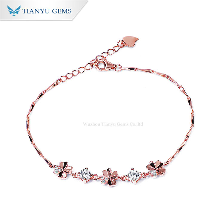 Rose Gold plated clover bracelet moissanite