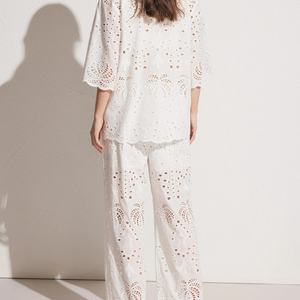 Nueva Blusa Elegante de Encaje Transparente con Cuello de Ganchillo y Botones Delanteros para Mujer, Estilo Occidental, Manga Corta, Color Blanco, Venta al por Mayor 2025 - Product Image 4