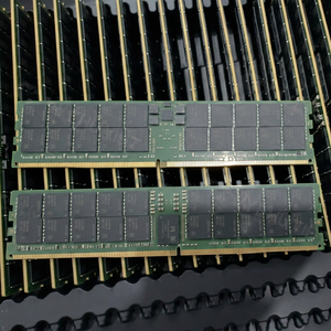32GB 2Rx8 32GB DDR5‑6400 RDIMM ECC REG M321R4GA3EB2-CCP โมดูล RAM สำหรับเดสก์ท็อป ดูอัลแร็ค เมมโมรี่สติ๊กสำหรับอัพเกรดคอมพิวเตอร์ - Product Image 1