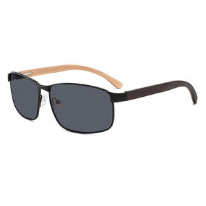 Lunettes de soleil polarisées premium en bois stratifié, monture carrée en métal, protection UV400 pour hommes, idéales pour la conduite et la protection solaire transfrontalière - Product Image 5