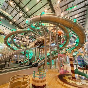 Équipement <span class=keywords><strong>de</strong></span> terrain <span class=keywords><strong>de</strong></span> jeux intérieur commercial certifié City Games avec trampoline, mur d'escalade, parcours <span class=keywords><strong>de</strong></span> cordes par Cheer Amusement - Product Image 1