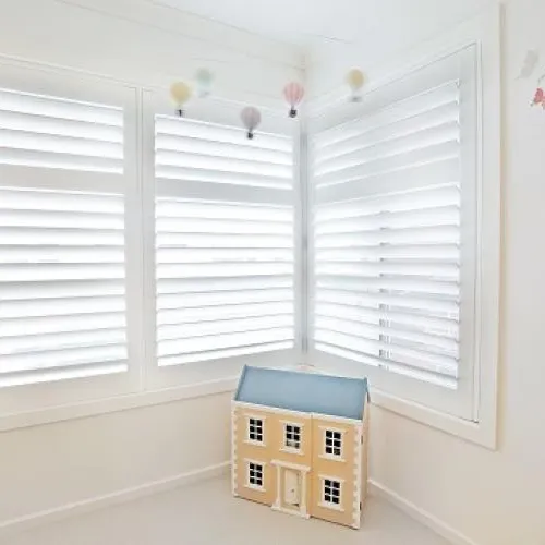 Australia Eropa gaya AS Bay Window PVC perkebunan shutter warna putih jendela penuh perkebunan shutter