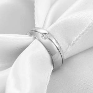 Anillo Minimalista de Acero de Titanio de 6 mm con Diseño Geométrico de Diamante Redondo, Unisex, para Uso Diario - Product Image 4