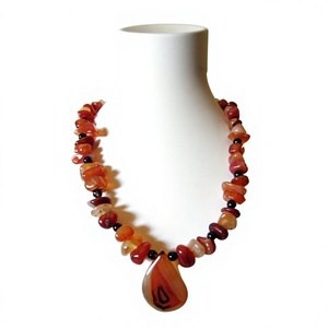 Nouveau collier fantaisie fait main en résine, perles rondes colorées, bijoux de haute qualité au design élégant et tendance pour les occasions de fête et de mariage - Product Image 6