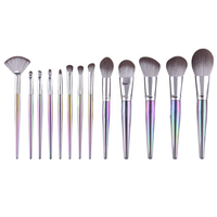 Lot de 13 pinceaux de maquillage en cheveux synthétiques à manche en plastique arc-en-ciel vente en gros de pinceaux de maquillage vegan de marque privée