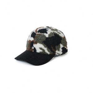Casquette de baseball d'hiver en velours côtelé avec bordure camouflage, doublure en polaire chaude, design 5 panneaux, logo brodé personnalisé - Product Image 4