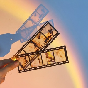 Marque-page Kpop en PVC transparent personnalisé, réutilisable, avec motif <span class=keywords><strong>de</strong></span> dessin animé, pour film photographique, fabriqué en usine - Product Image 4